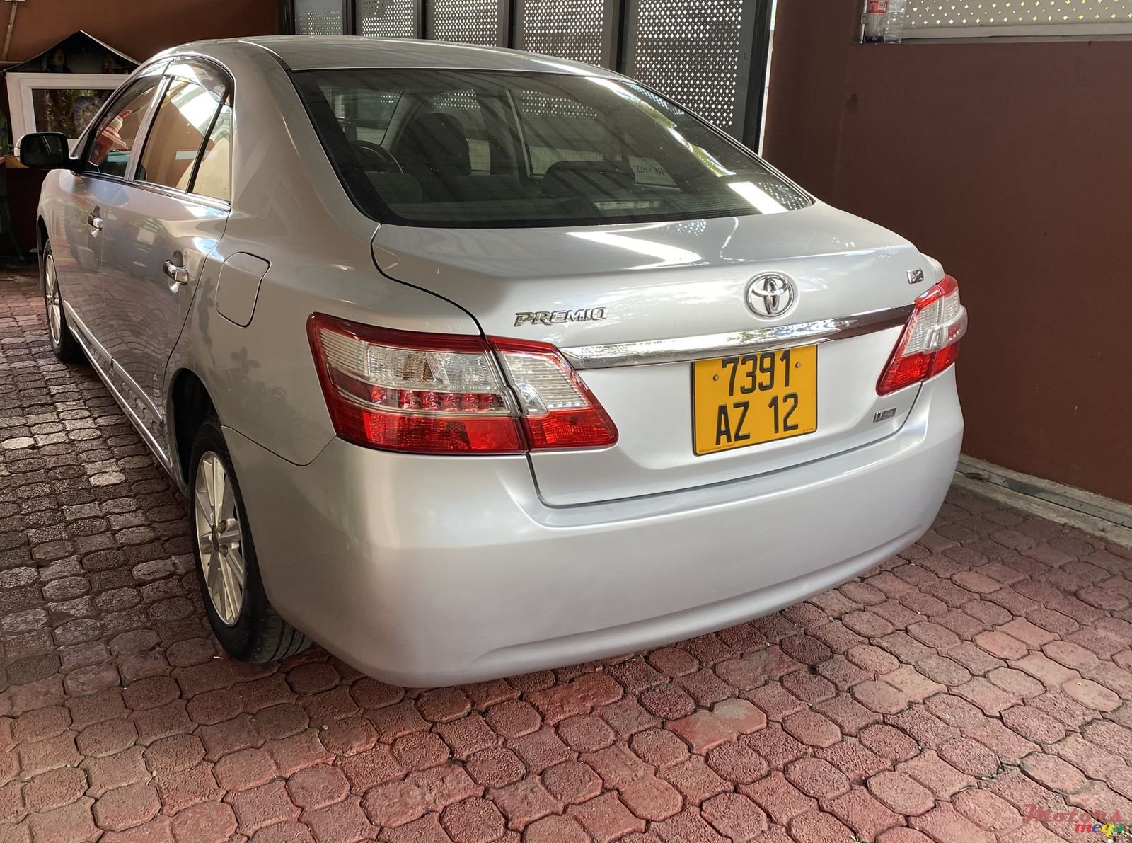 2012' Toyota Premio photo #3