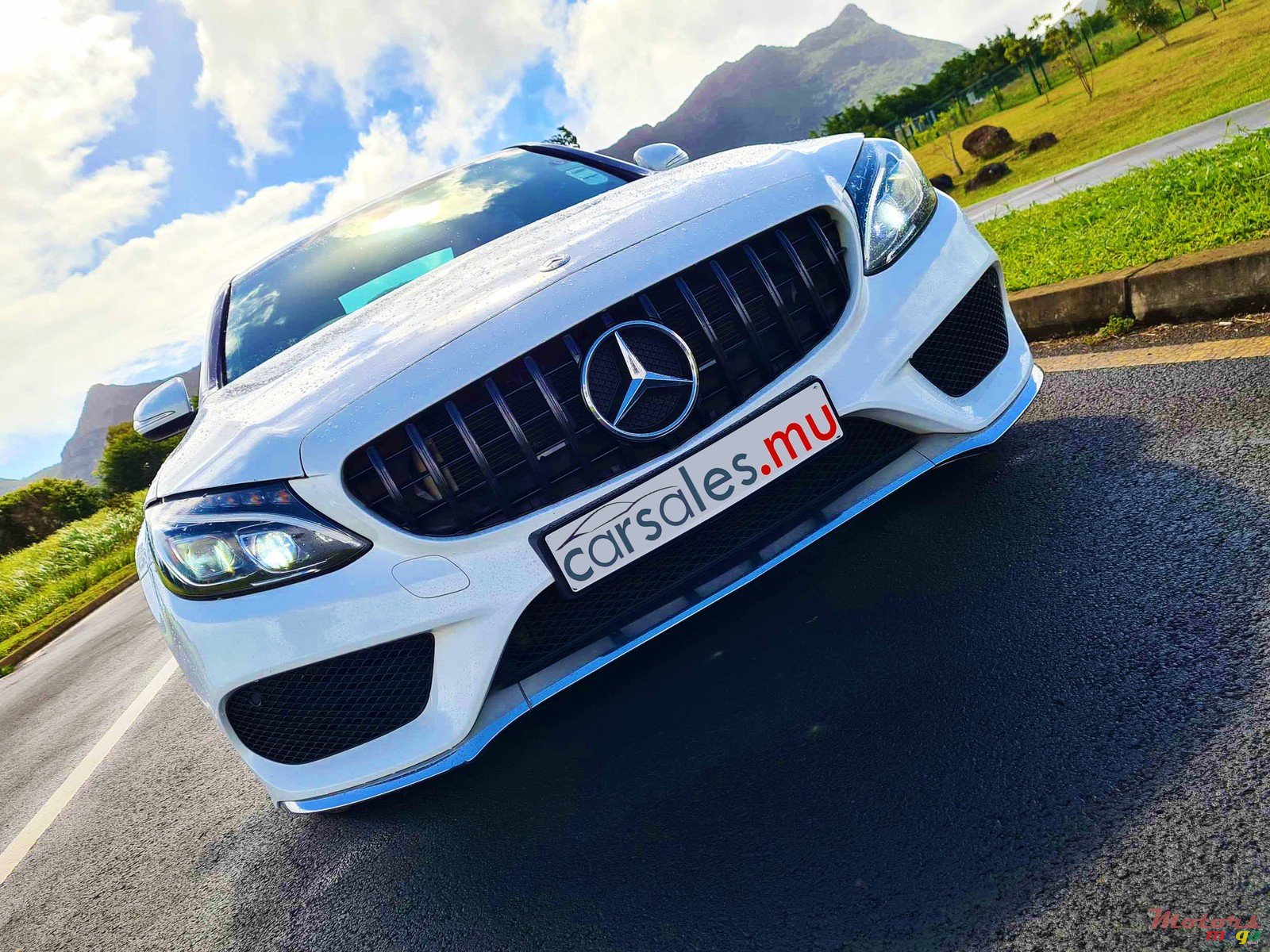 2016' Mercedes-Benz C-Class C180 AMG Line photo #1