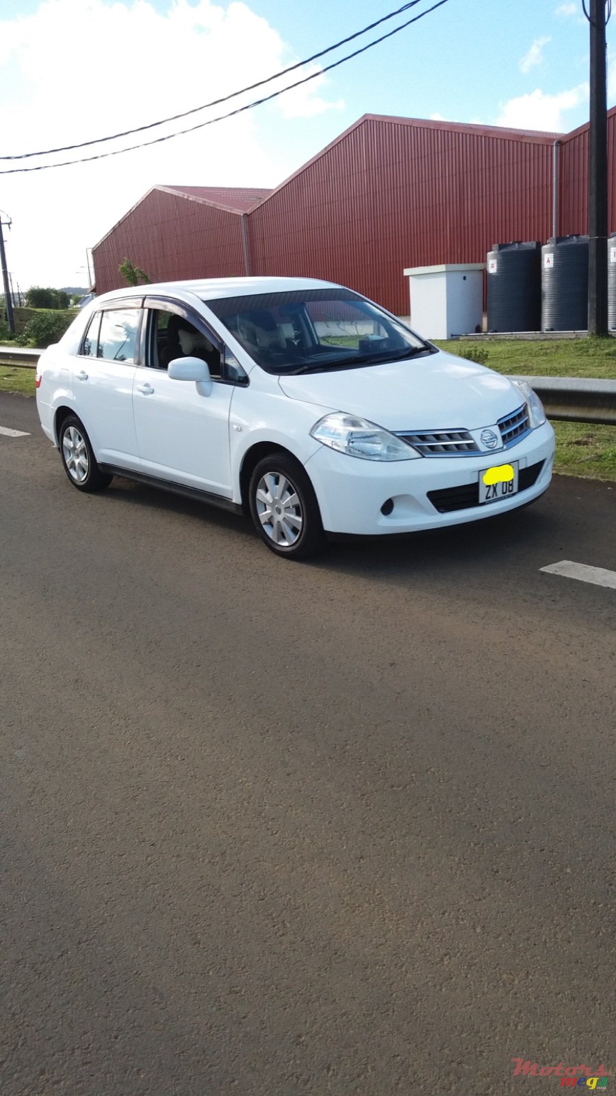 2008' Nissan Tiida photo #1