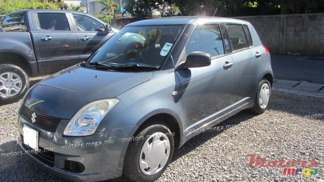 2007' Suzuki Swift photo #2