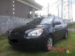 2010' Hyundai Accent photo #1