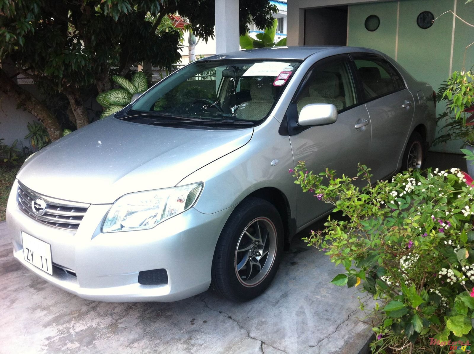 2011' Toyota Axio photo #2