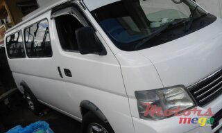 2004' Nissan Urvan MicroBus photo #2