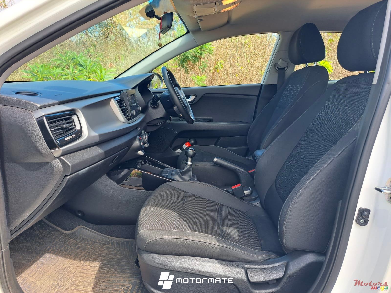 2013' Kia Rio photo #5