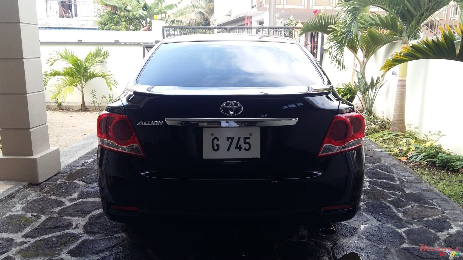 2013' Toyota Corolla photo #2