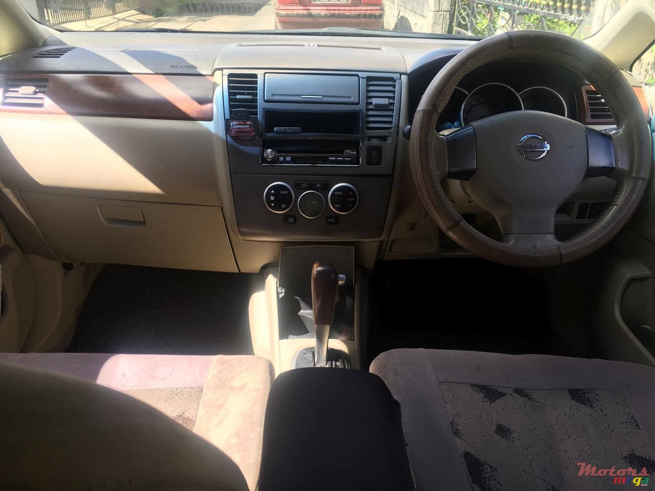 2005' Nissan Tiida photo #1