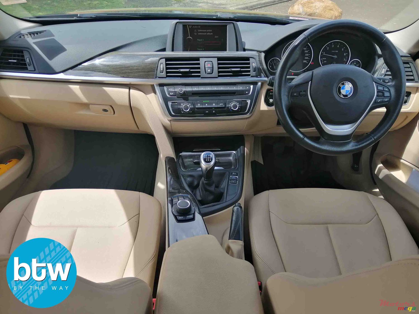 2012' BMW 3 Series photo #6