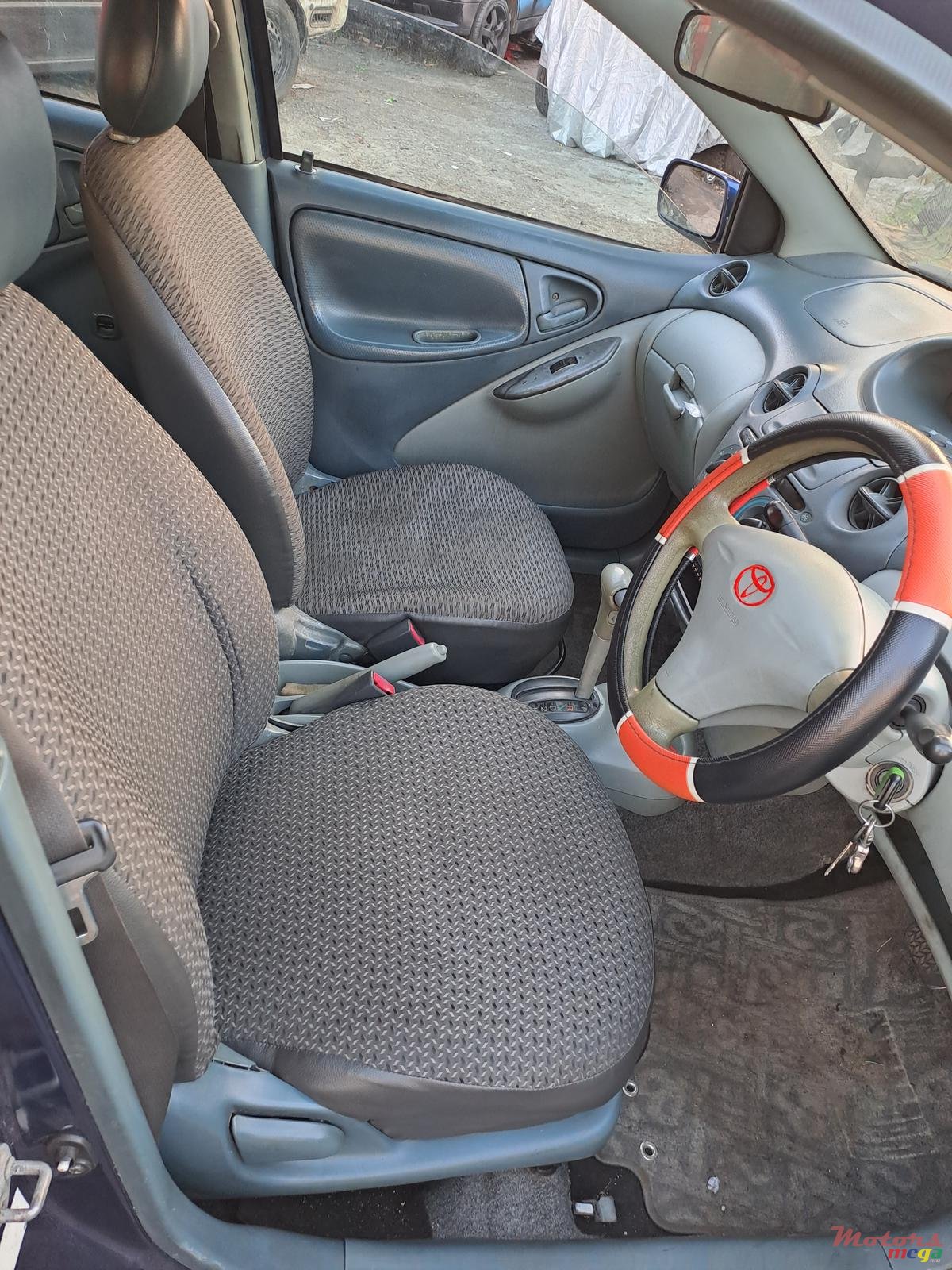 2000' Toyota Vitz photo #5