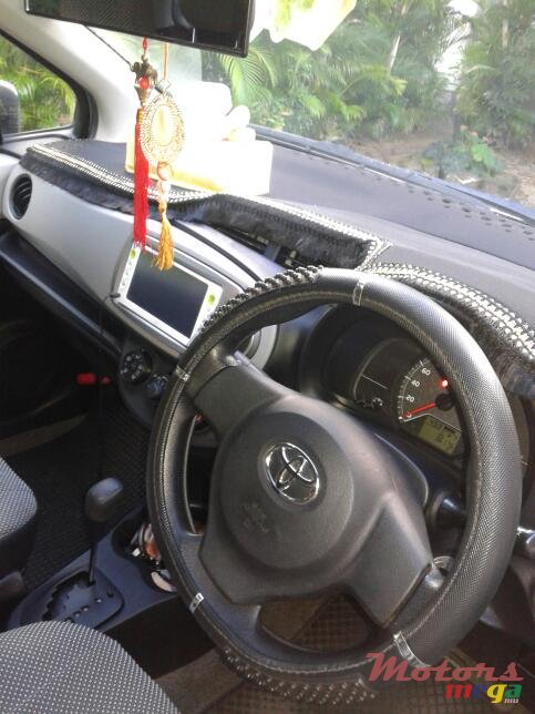 2012' Toyota Vitz photo #3