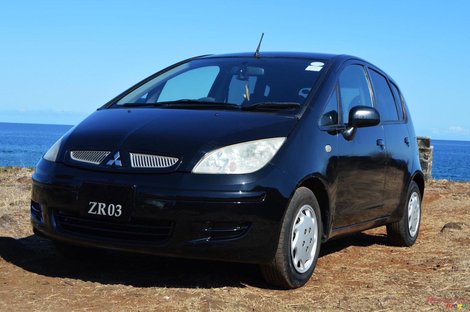 2003' Mitsubishi Colt photo #3