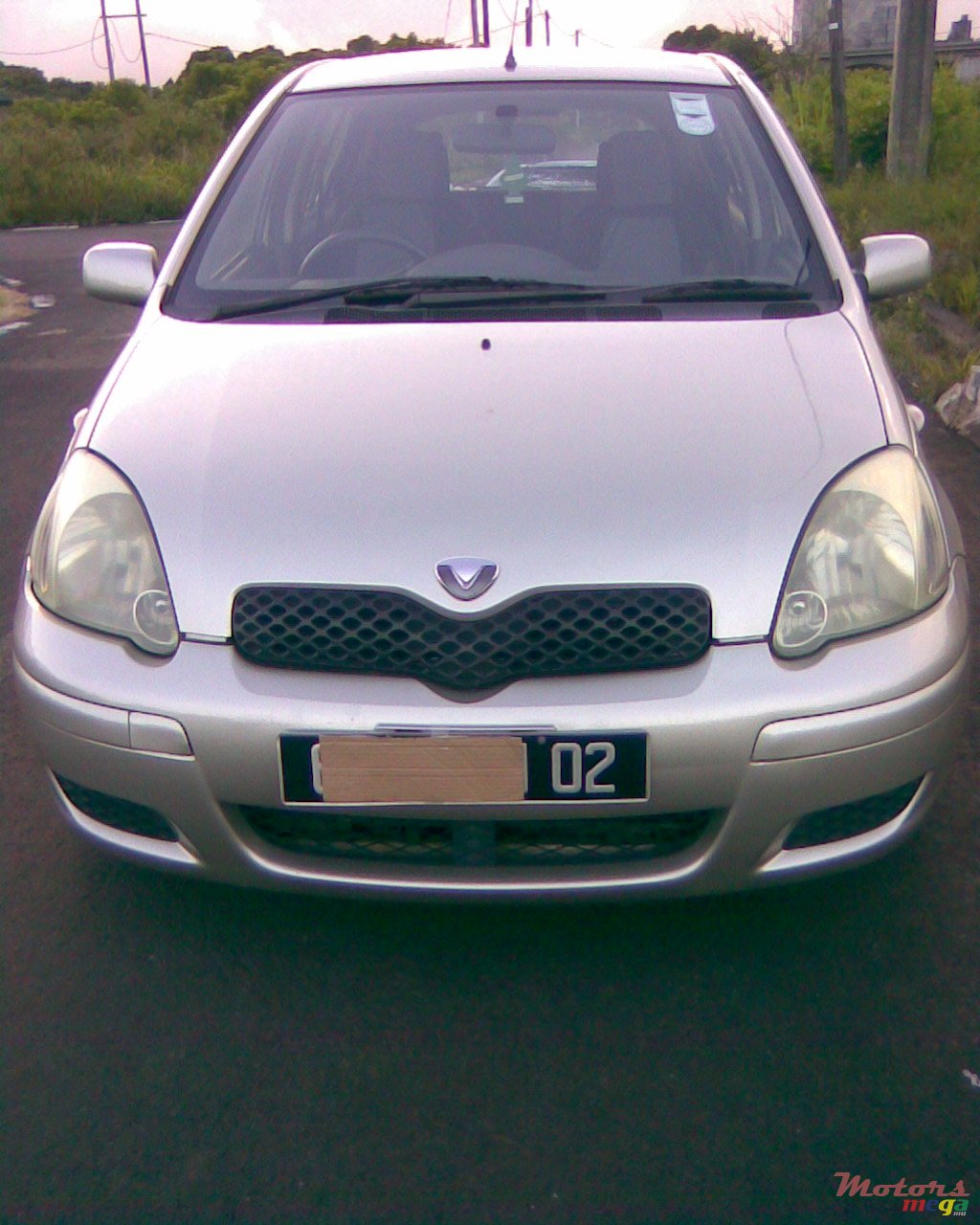 2002' Toyota Vitz photo #3