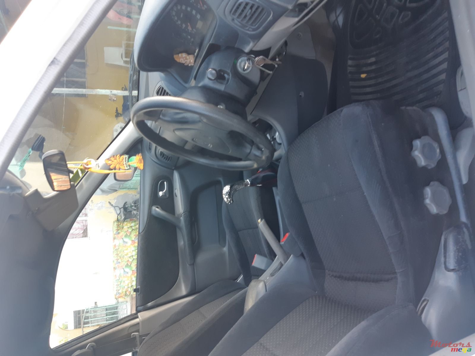 2001' Mazda familia photo #2