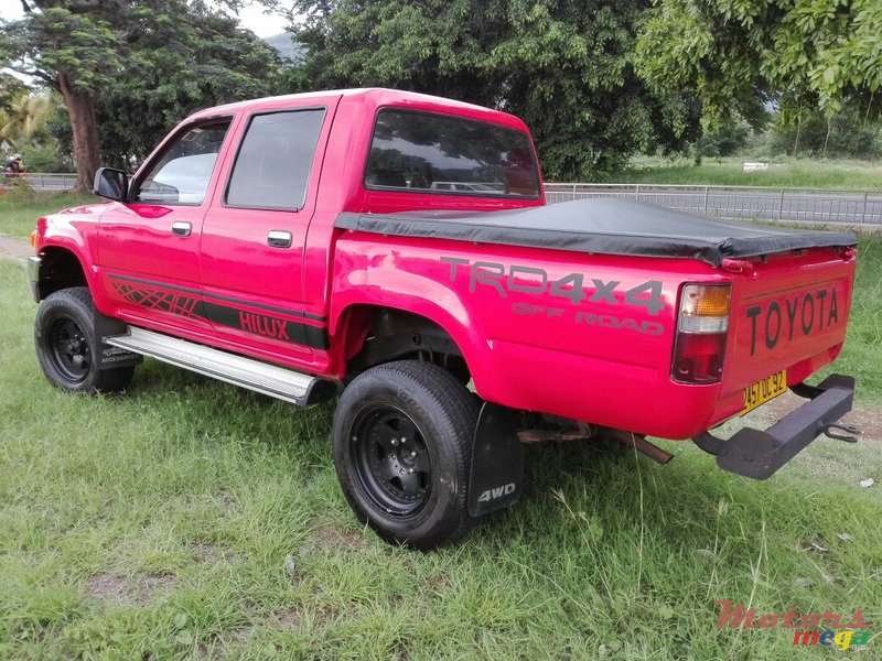 1992' Toyota Hilux 4x4 photo #2