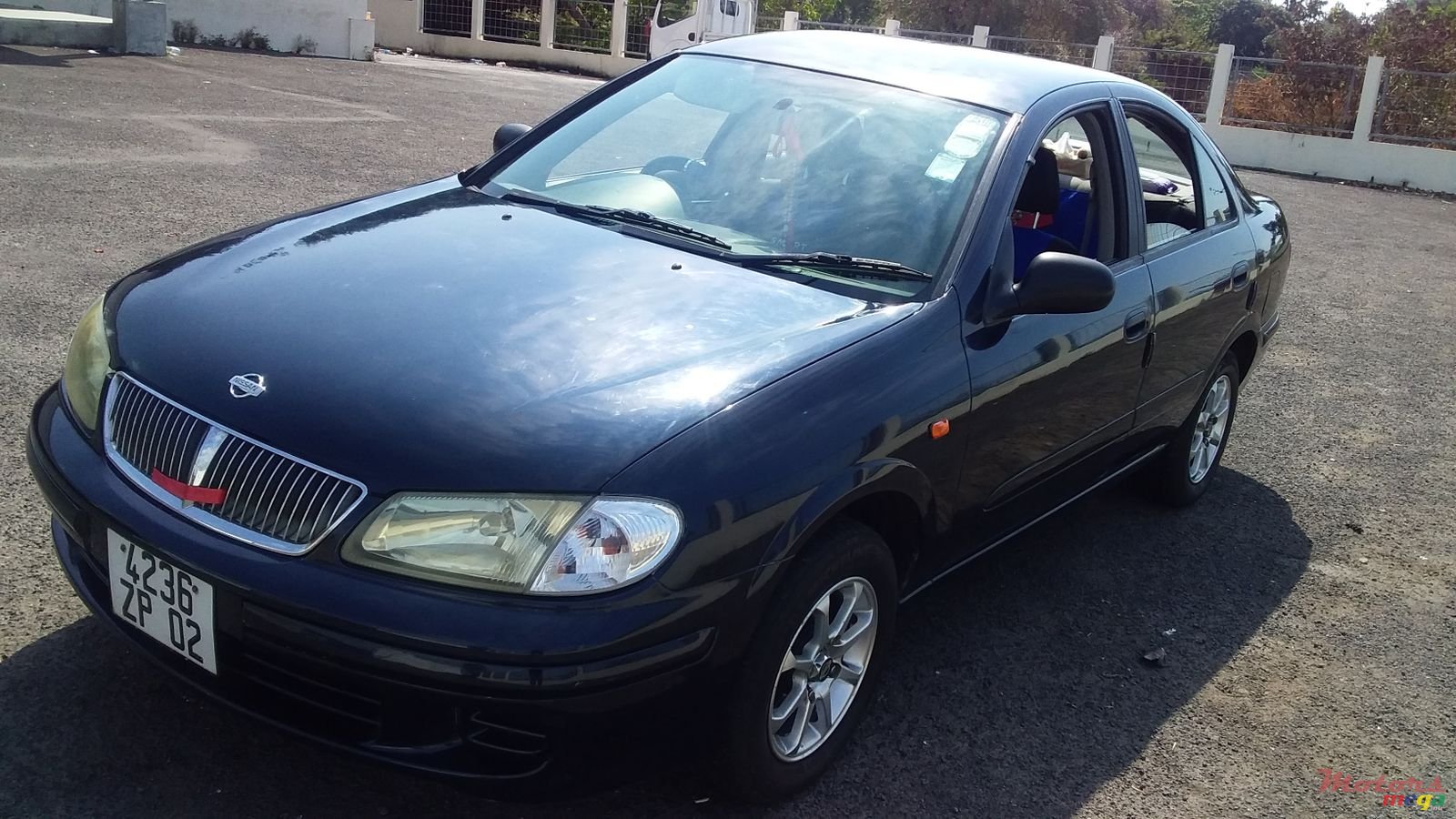 2002' Nissan Sunny photo #3