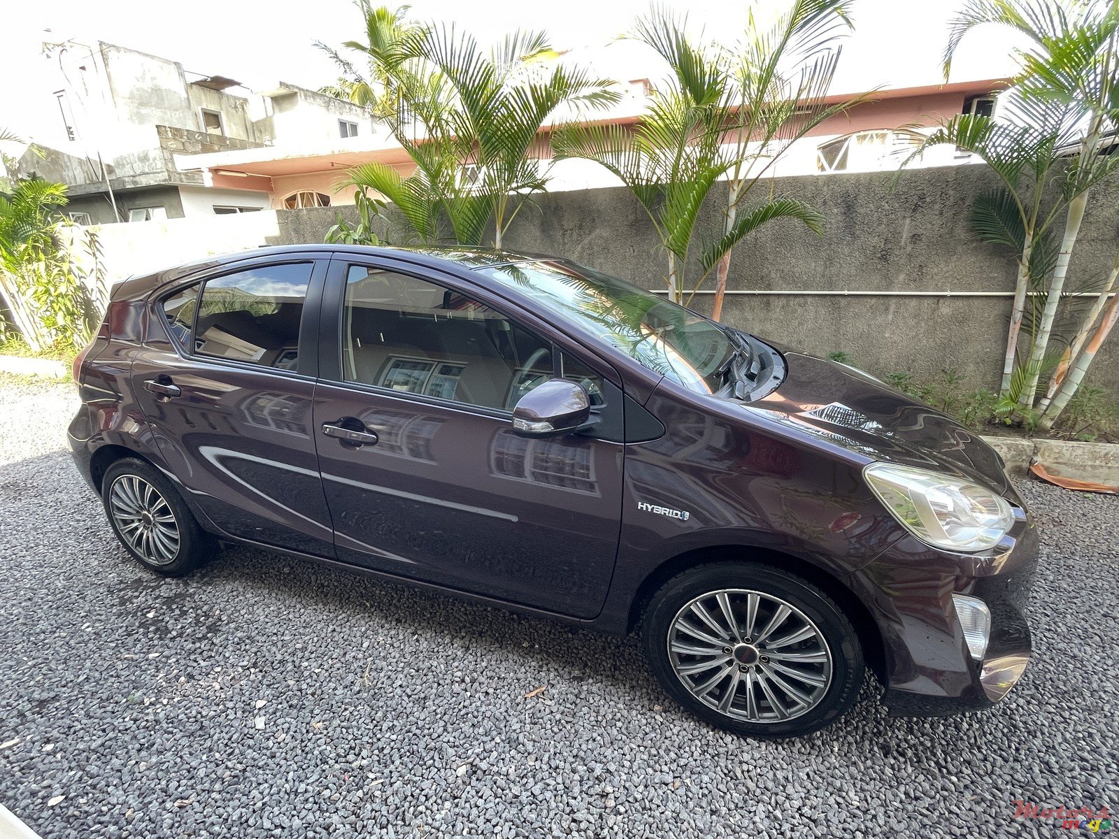 2016' Toyota Aqua photo #3