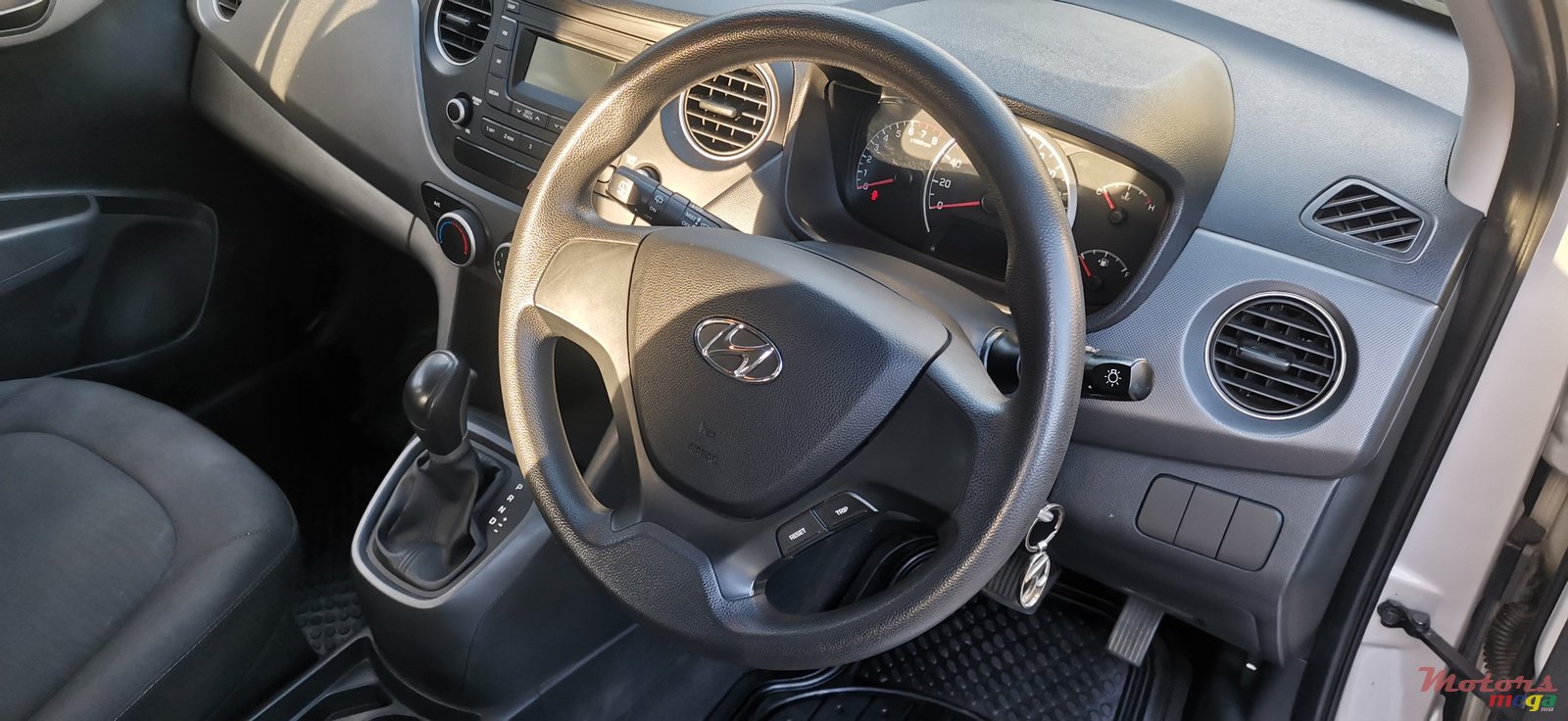 2017' Hyundai i10 Grand i10 photo #2