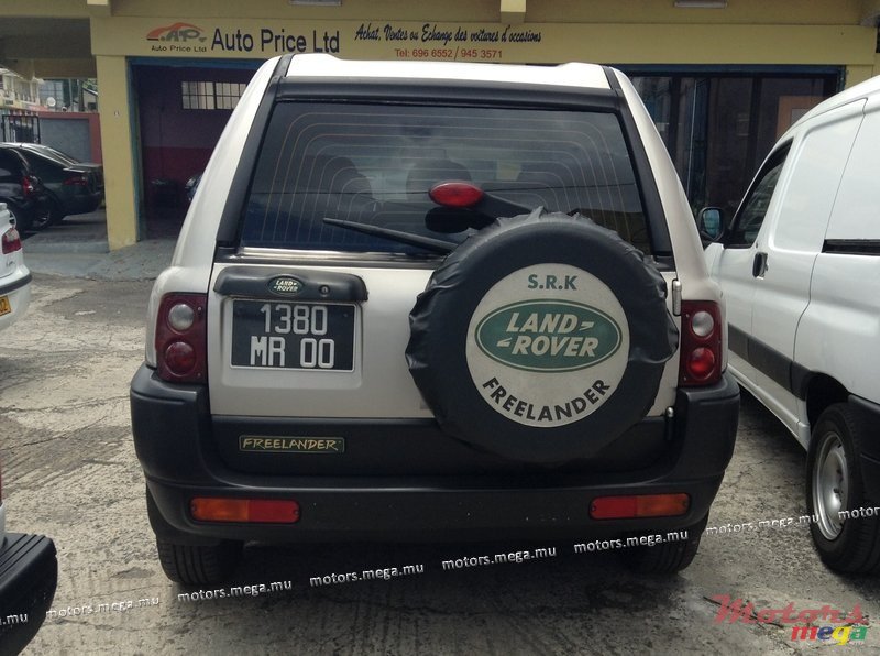 2000' Land Rover photo #3