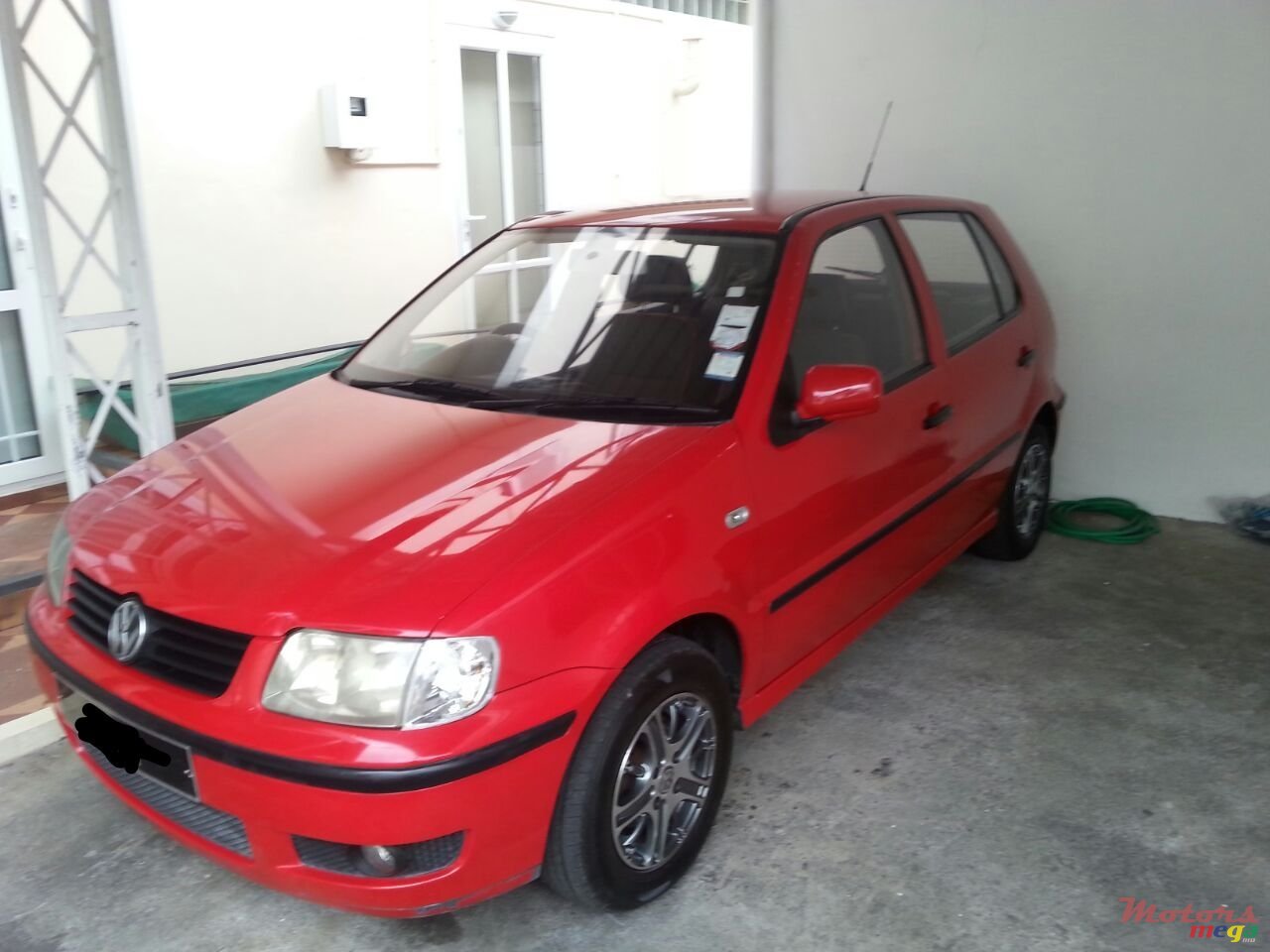 2001' Volkswagen Polo photo #2