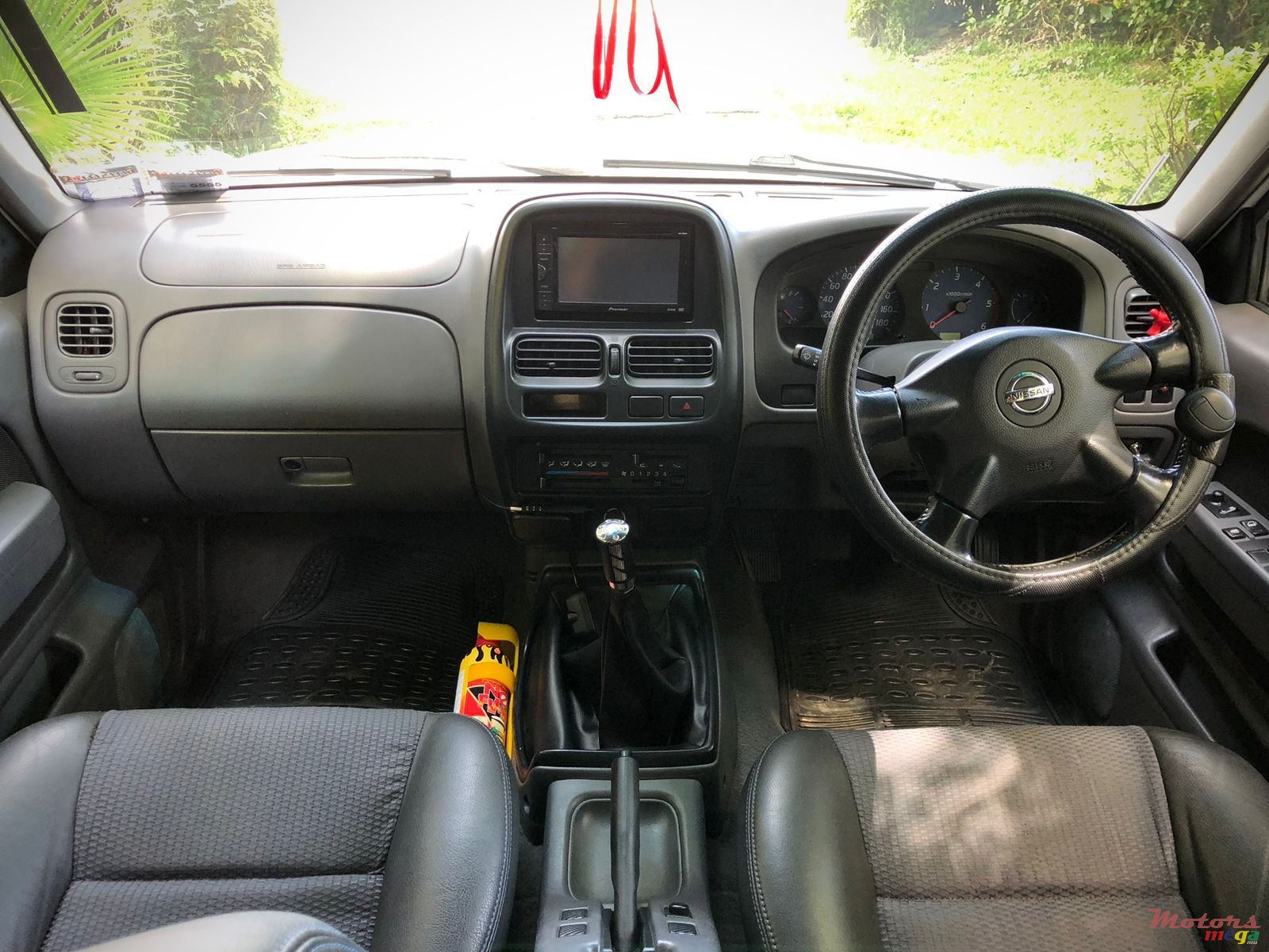 2009' Nissan Hardbody photo #5