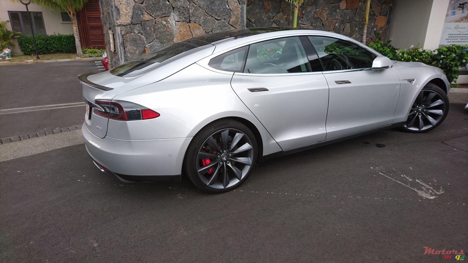 2014' Tesla Model S photo #1