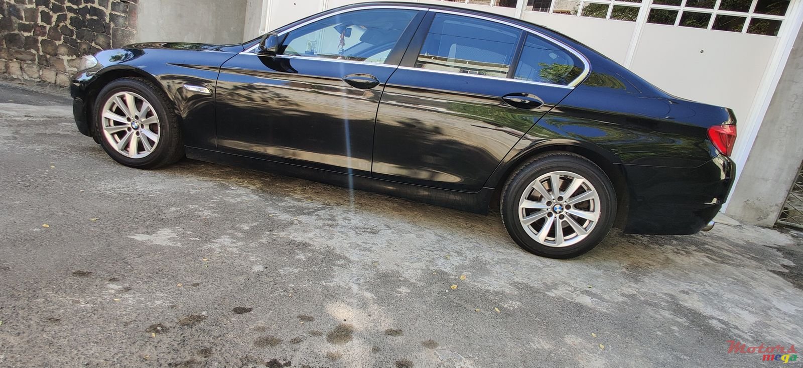 2013' BMW 520 photo #6