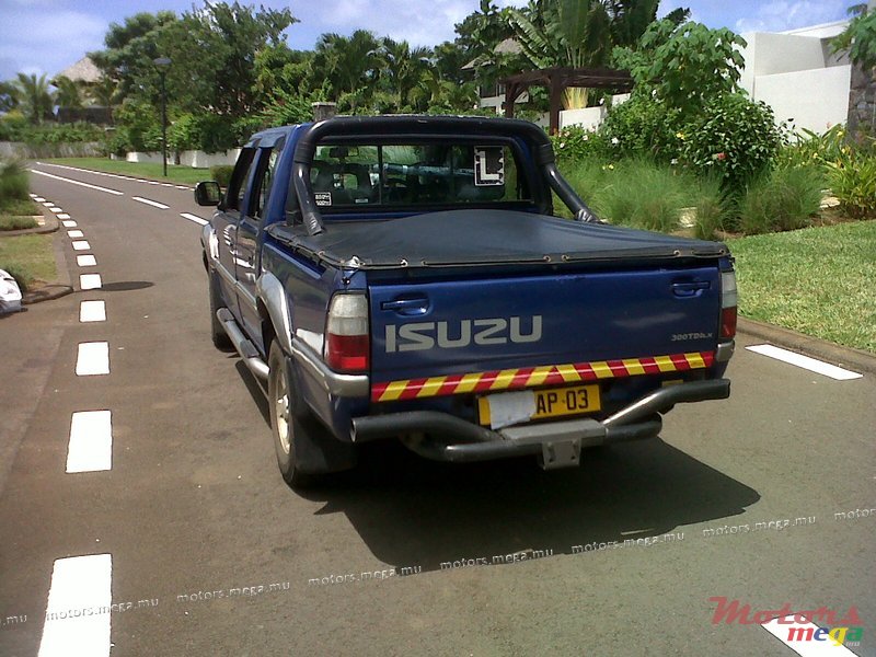 2003' Isuzu photo #5