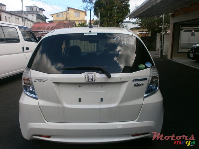 2013' Honda FCX Clarity fit hybrid photo #2