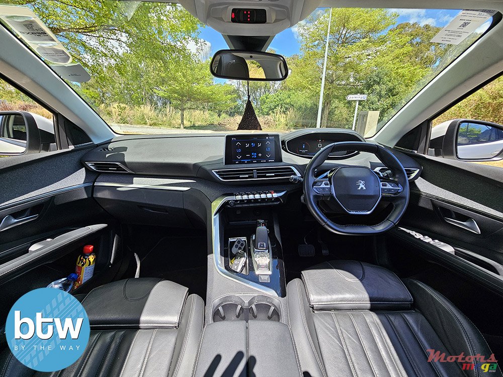 2019' Peugeot 3008 Allure photo #7