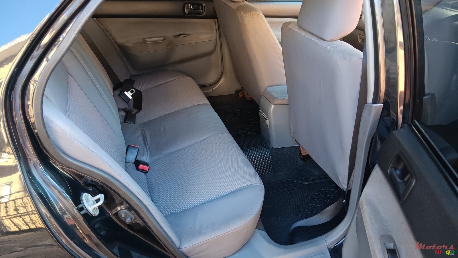 2009' Mitsubishi Lancer photo #2