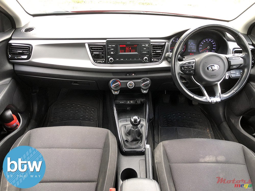 2017' Kia Rio photo #7