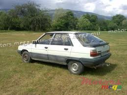 1985' Renault photo #1