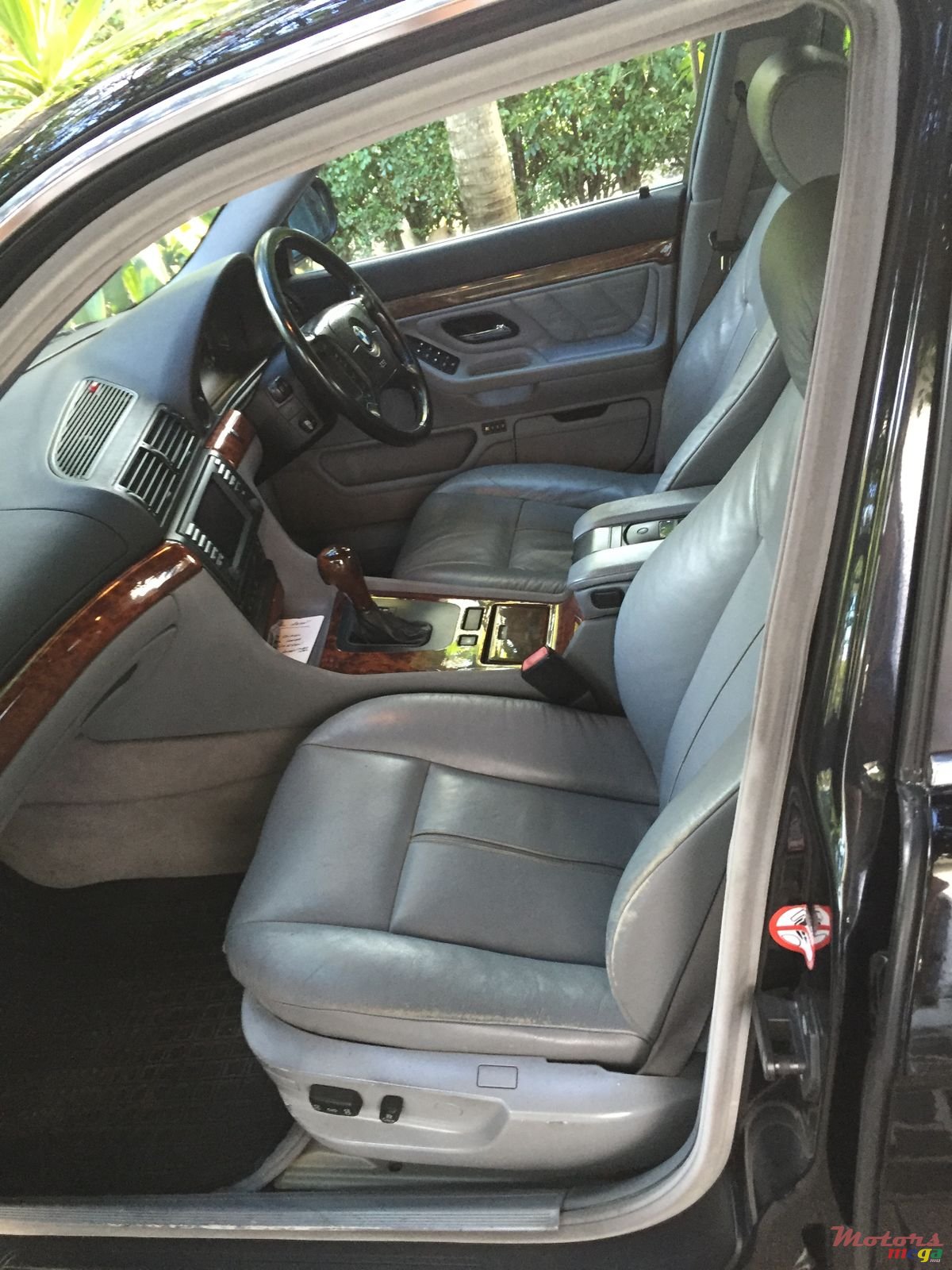 2001' BMW 735 photo #5