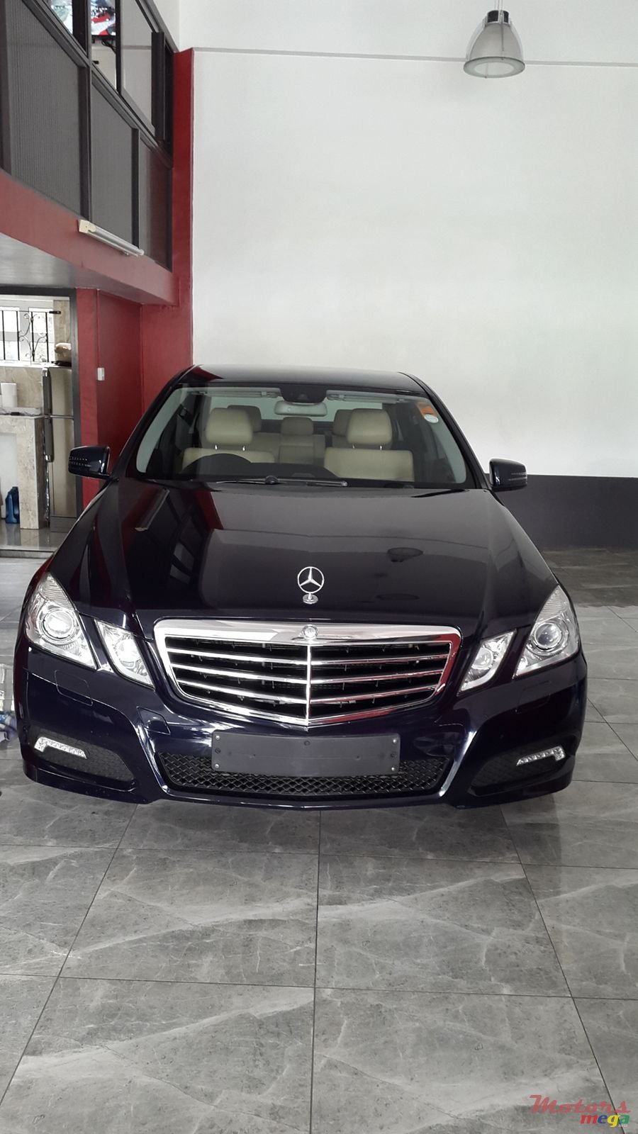 2010' Mercedes-Benz E-Class E250 AVANTGARDE photo #1