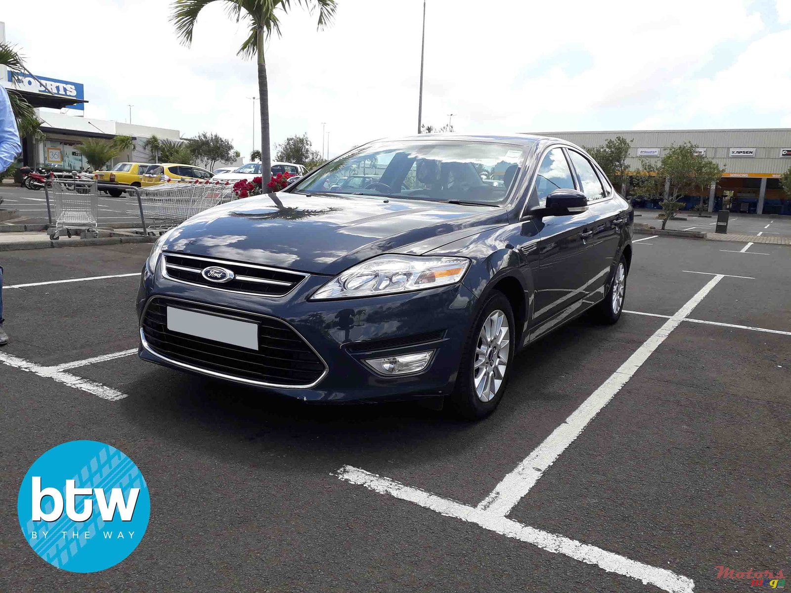 2013' Ford Mondeo photo #1