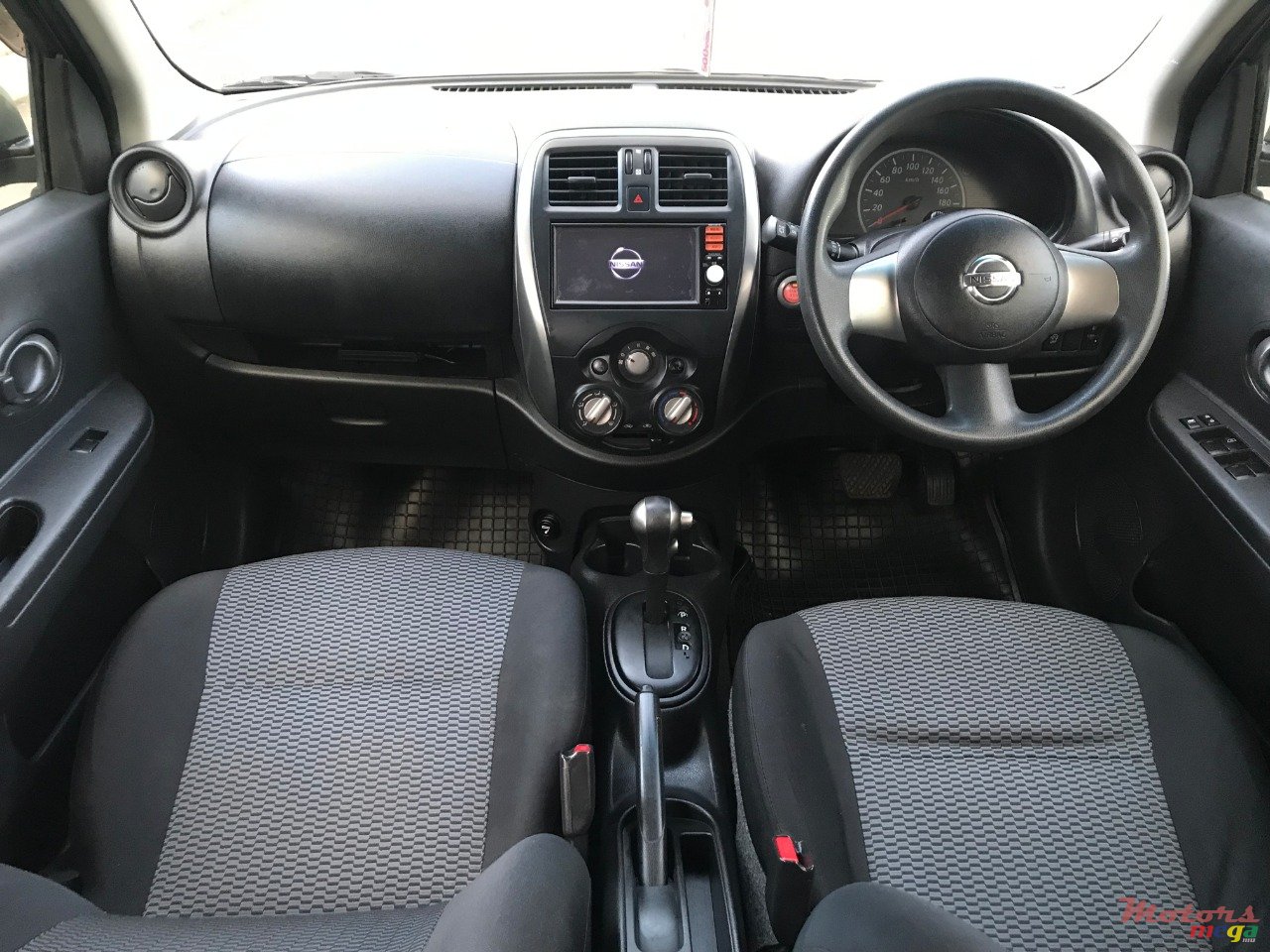 2014' Nissan March photo #5