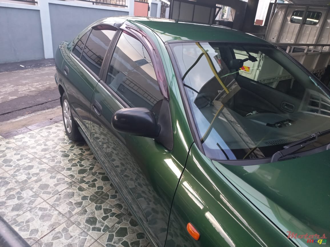 2001' Nissan Sunny photo #4