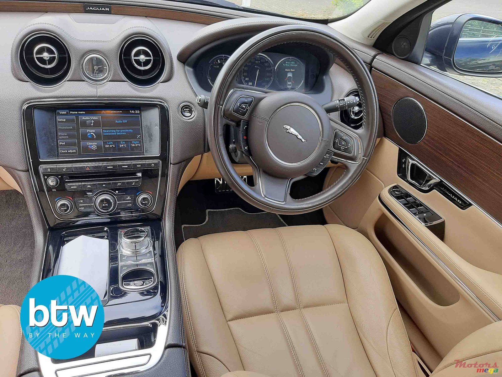 2015' Jaguar XJ photo #5