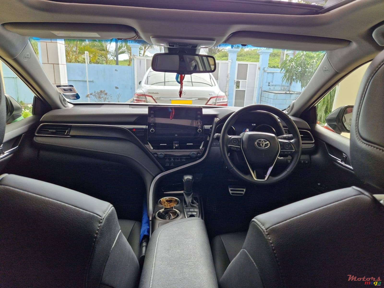 2023' Toyota Camry Hybrid photo #4