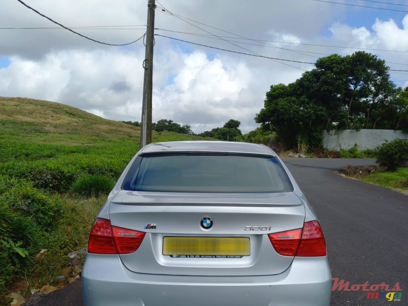 2011' BMW 316 photo #4