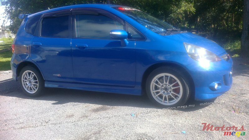 2004' Honda FIT RS 1.5 photo #2