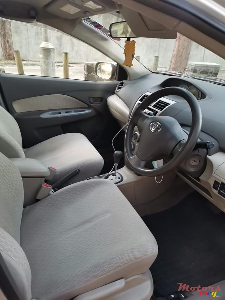 2008' Toyota Belta photo #4