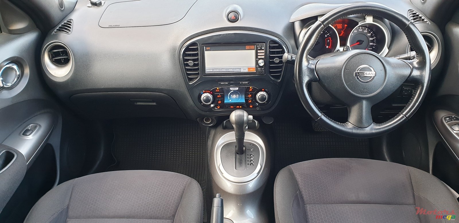 2012' Nissan Juke photo #6