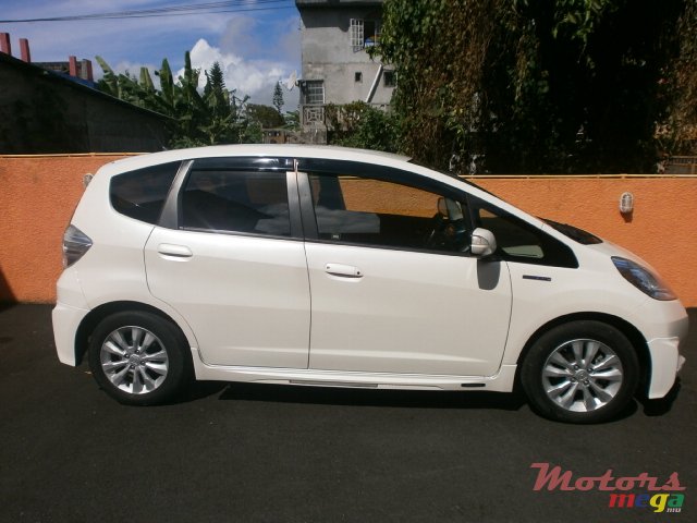 2012' Honda FCX Clarity fit hybrid photo #2