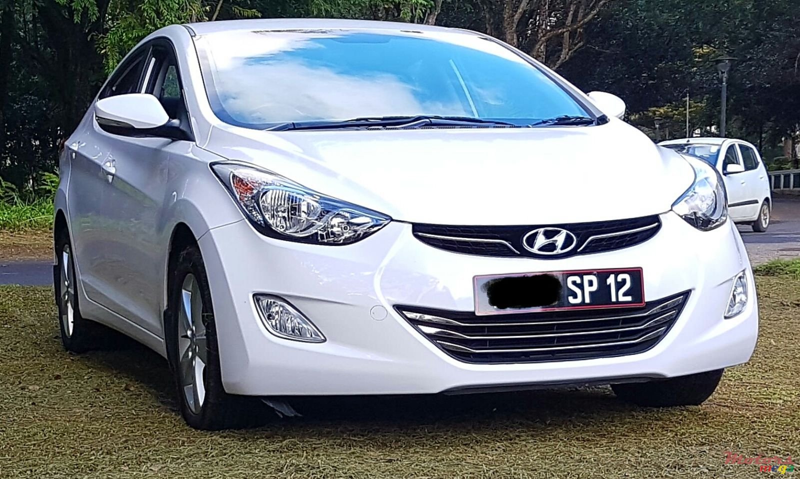 2012' Hyundai Elantra photo #2