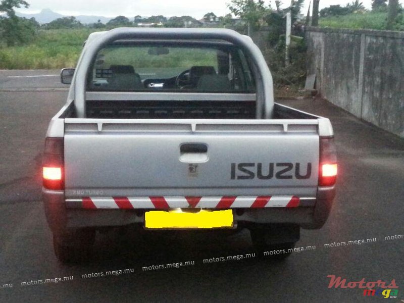 2002' Isuzu photo #5