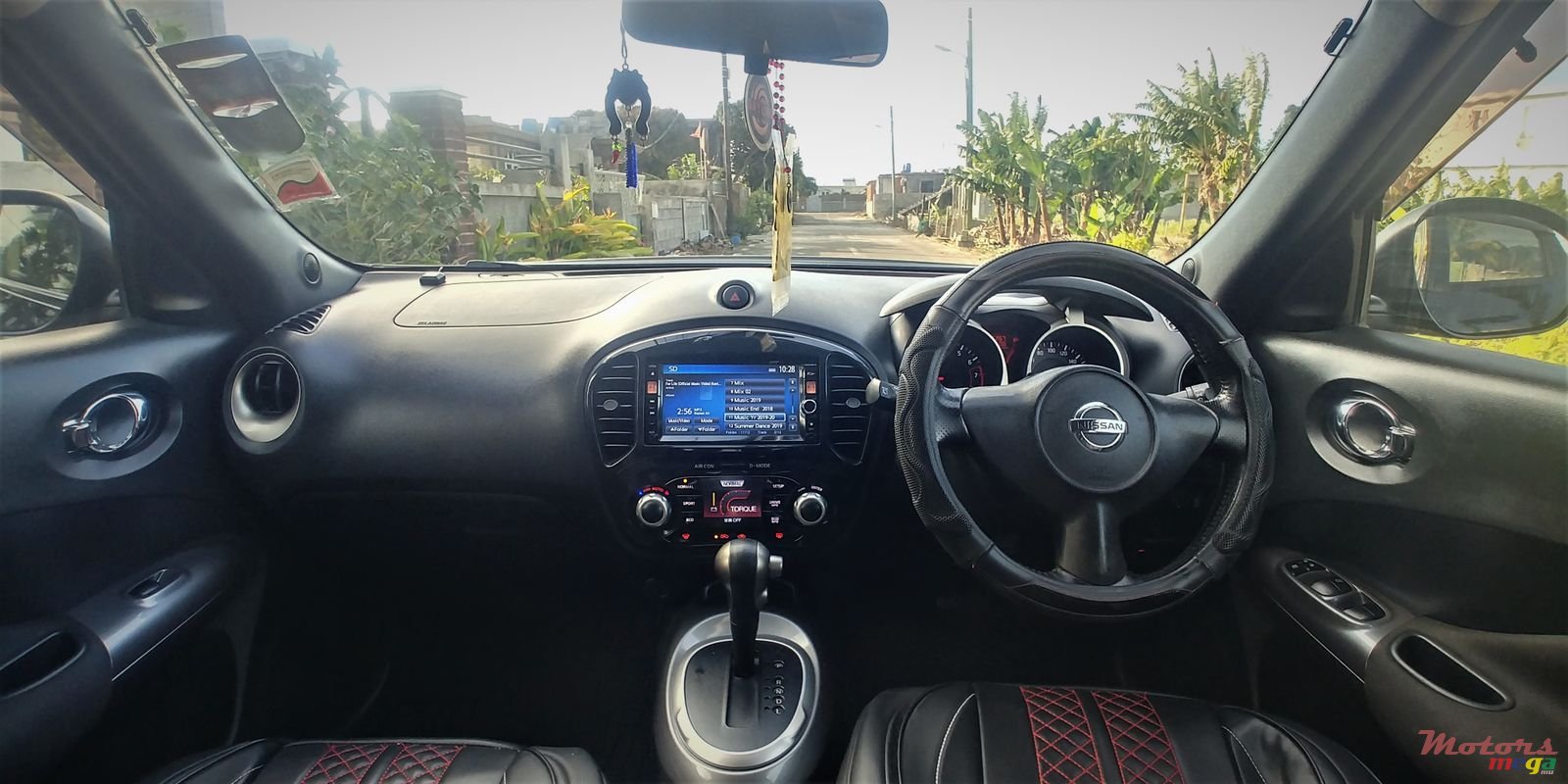 2012' Nissan Juke photo #4