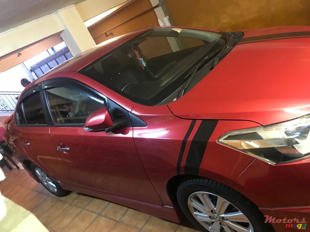 2014' Toyota Yaris photo #5