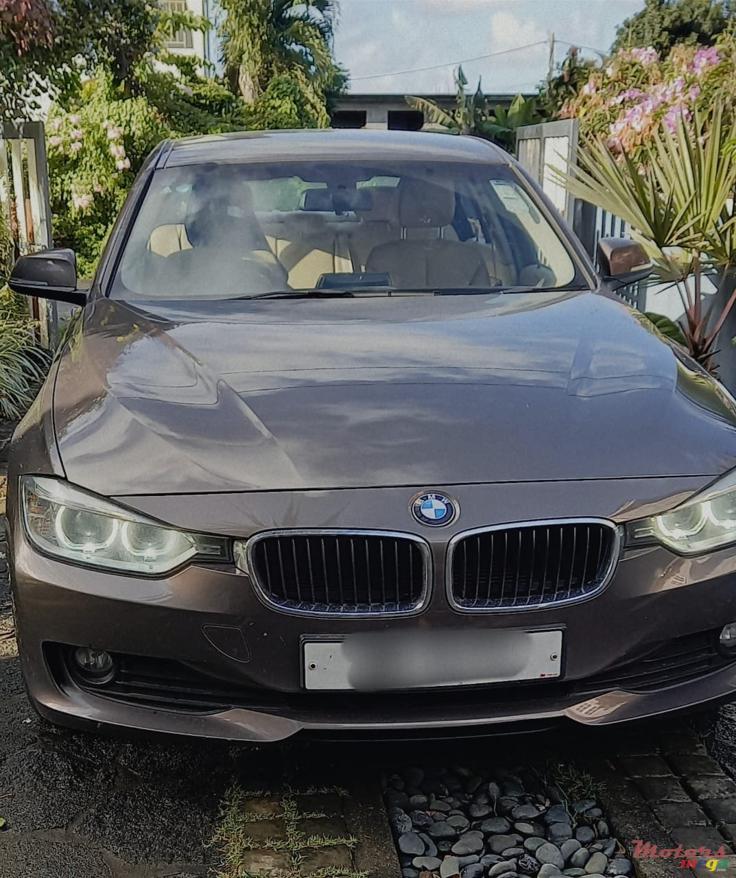 2013' BMW 3 Series photo #1