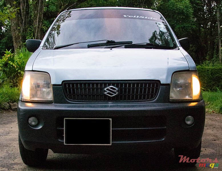 2004' Suzuki Wagon R photo #2