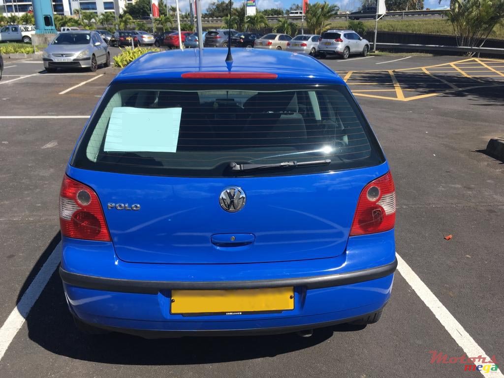 2004' Volkswagen Polo photo #2